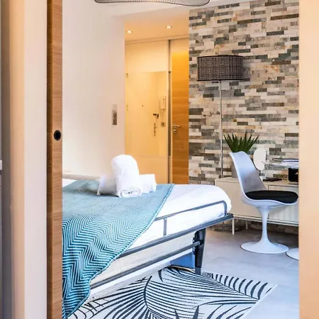 Rare ! Avec Terrasse A 5 Min A Pied Du Palais - Rare ! Avec Terrasse A 5 Min A Pied Du Palais Mae-2433 *