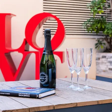 Rare ! Avec Terrasse A 5 Min A Pied Du Palais - Rare ! Avec Terrasse A 5 Min A Pied Du Palais Mae-2433