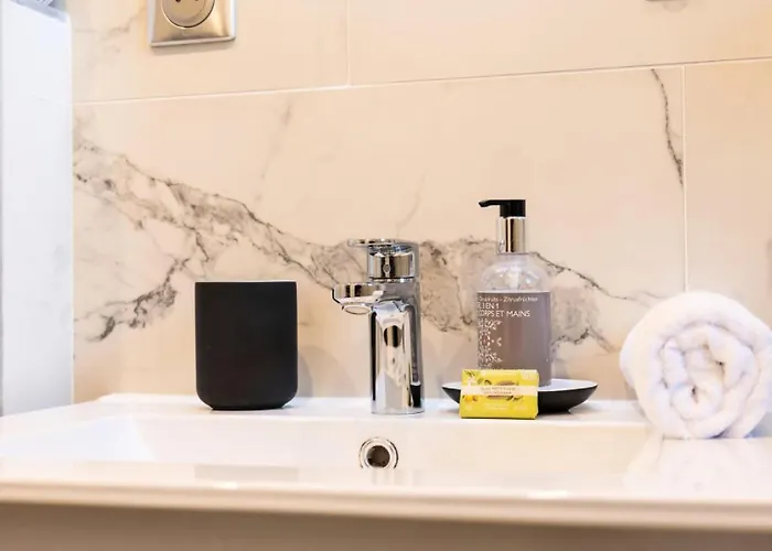 Rare ! Avec Terrasse A 5 Min A Pied Du Palais - Rare ! Avec Terrasse A 5 Min A Pied Du Palais Mae-2433 * Cannes